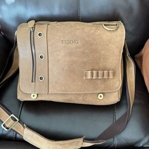 Tiding Brown Leather Messenger Bag